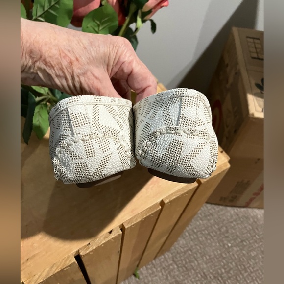 Michael Michael Kors NIB woman size 6.5 flat shoes - Picture 5 of 11